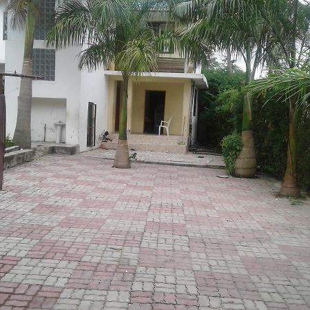 Jj & Je Family House Hostel ดาร์เอสซาลาม ภายนอก รูปภาพ