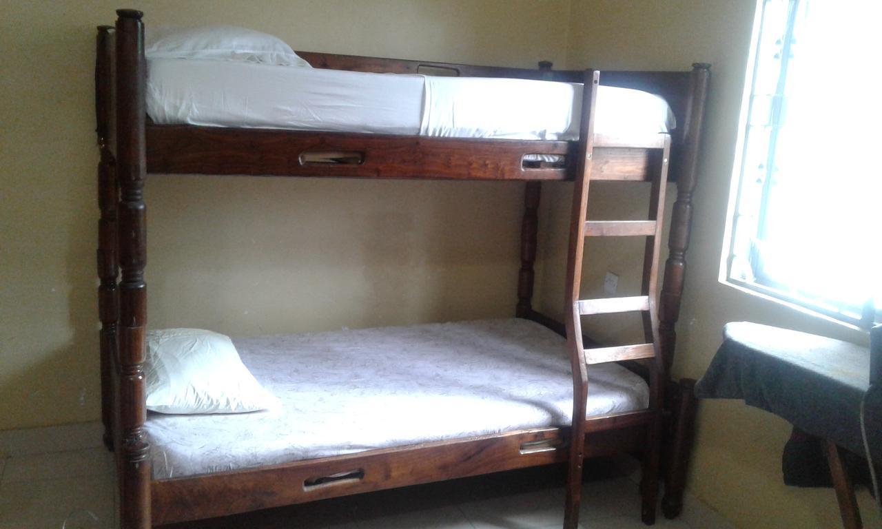 Jj & Je Family House Hostel ดาร์เอสซาลาม ภายนอก รูปภาพ